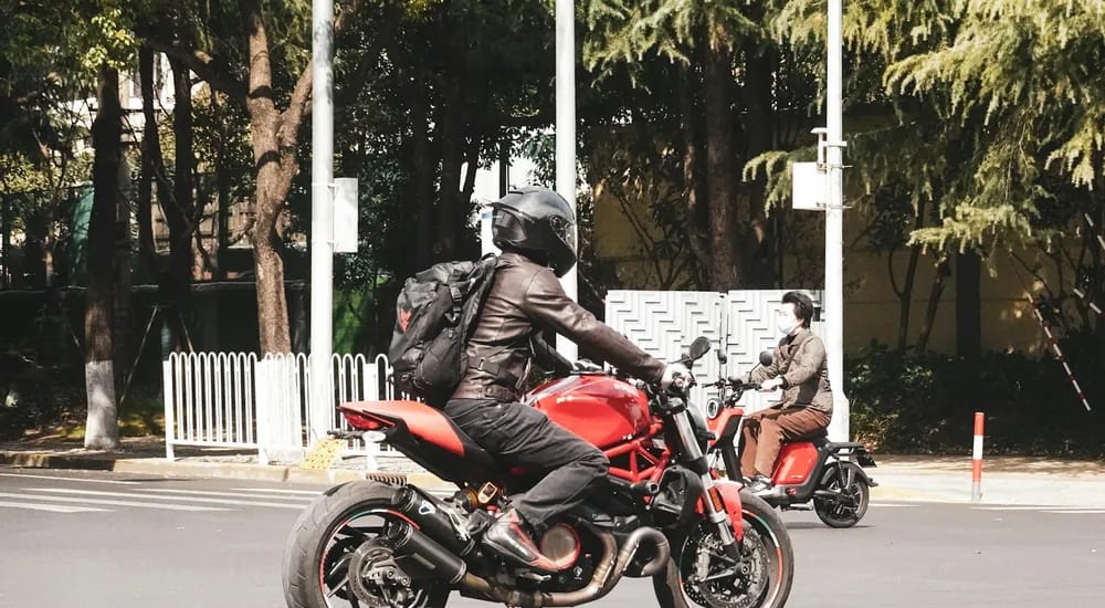 Top 5 Fuel-Efficient Bikes for Daily Commuting in Bangladesh (2025 Guide) - MotoBikeBD Blog